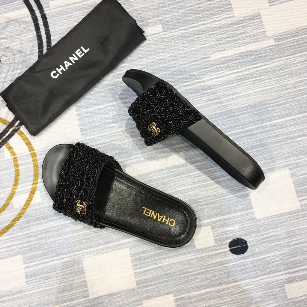 slides by Chanel - product photo shown in the listing for this item.