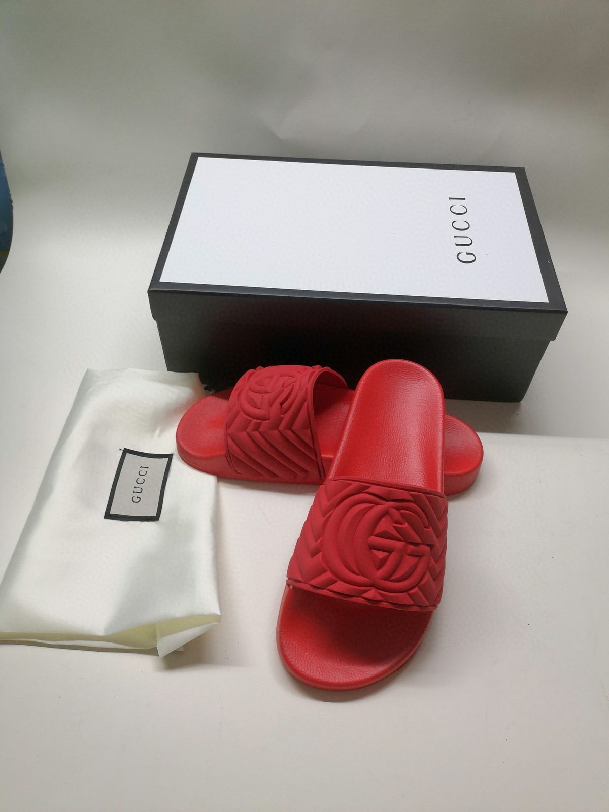 4 colors by Gucci - product photo shown in the listing for this item.