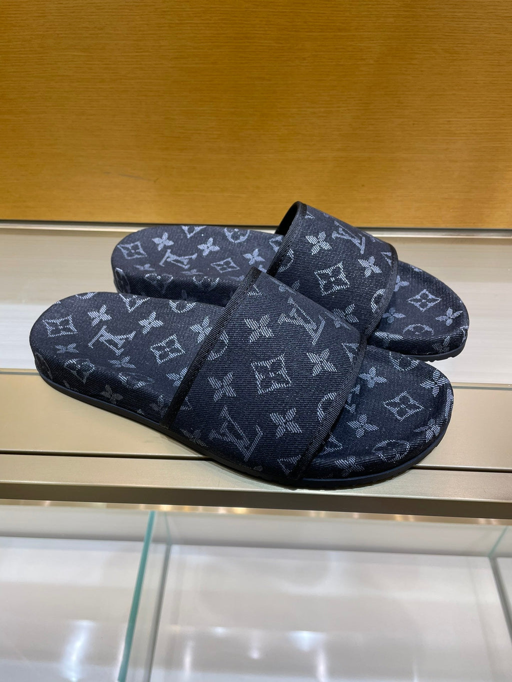 Men's Louis Vuitton Slides - product image from the listing.