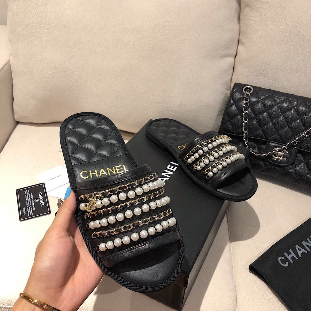 slides 2colors by Chanel - product photo shown in the listing for this item.