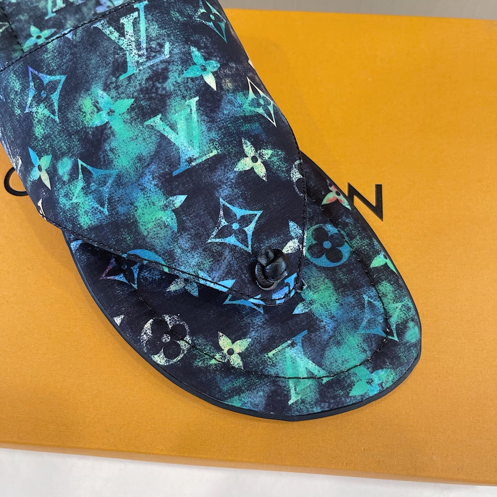 Men's Louis Vuitton Slippers - product image from the listing.