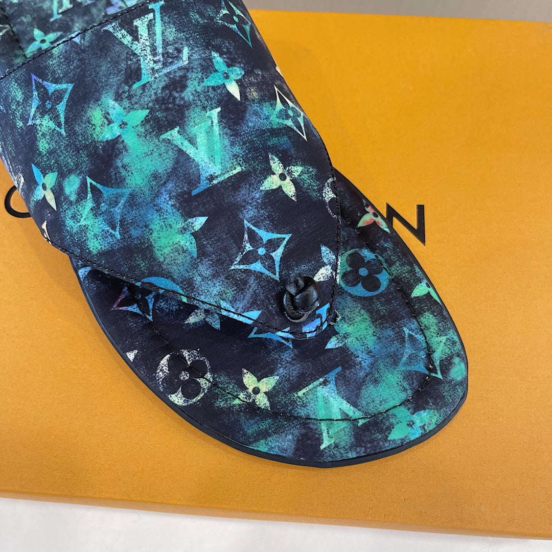 Men's Louis Vuitton Slippers - product image from the listing.