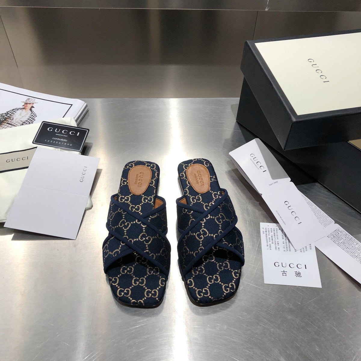 slides 2021 by Gucci - product photo shown in the listing for this item.