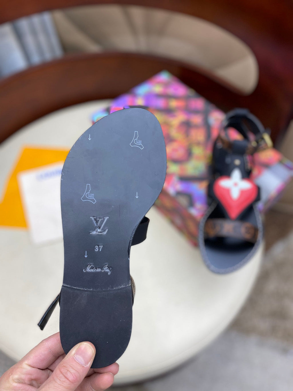 slides by Lv - product photo shown in the listing for this item.
