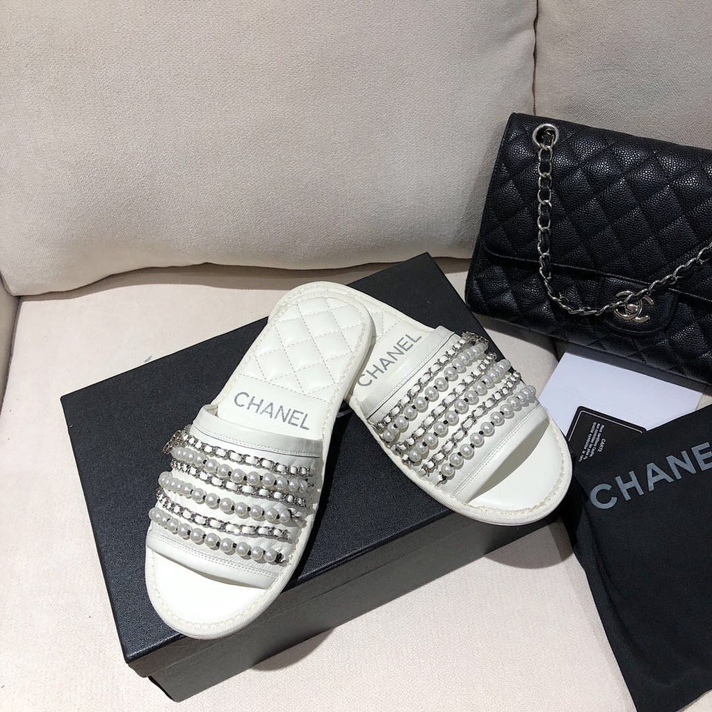 slides 2colors by Chanel - product photo shown in the listing for this item.