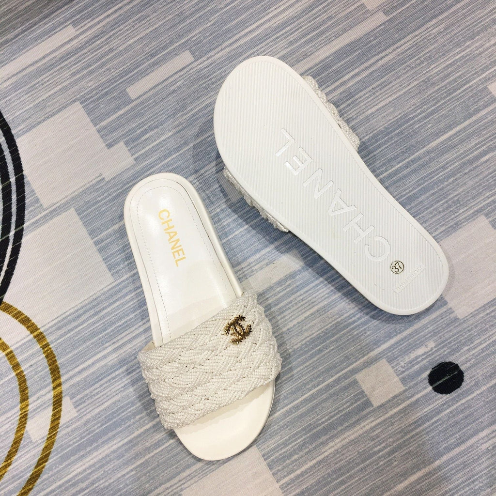 slides by Chanel - product photo shown in the listing for this item.