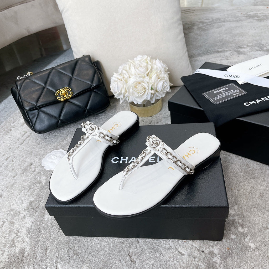 slides by Chanel - product photo shown in the listing for this item.