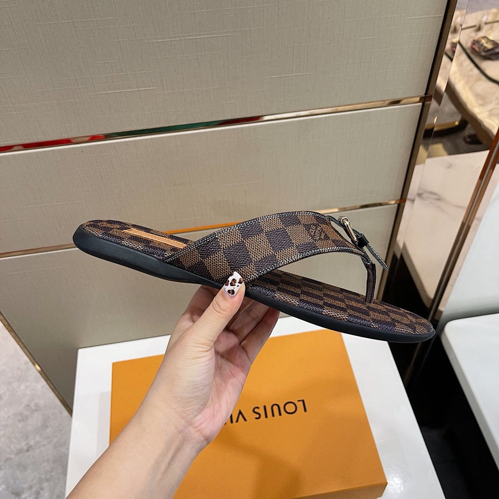 Men's Louis Vuitton Slippers - product image from the listing.