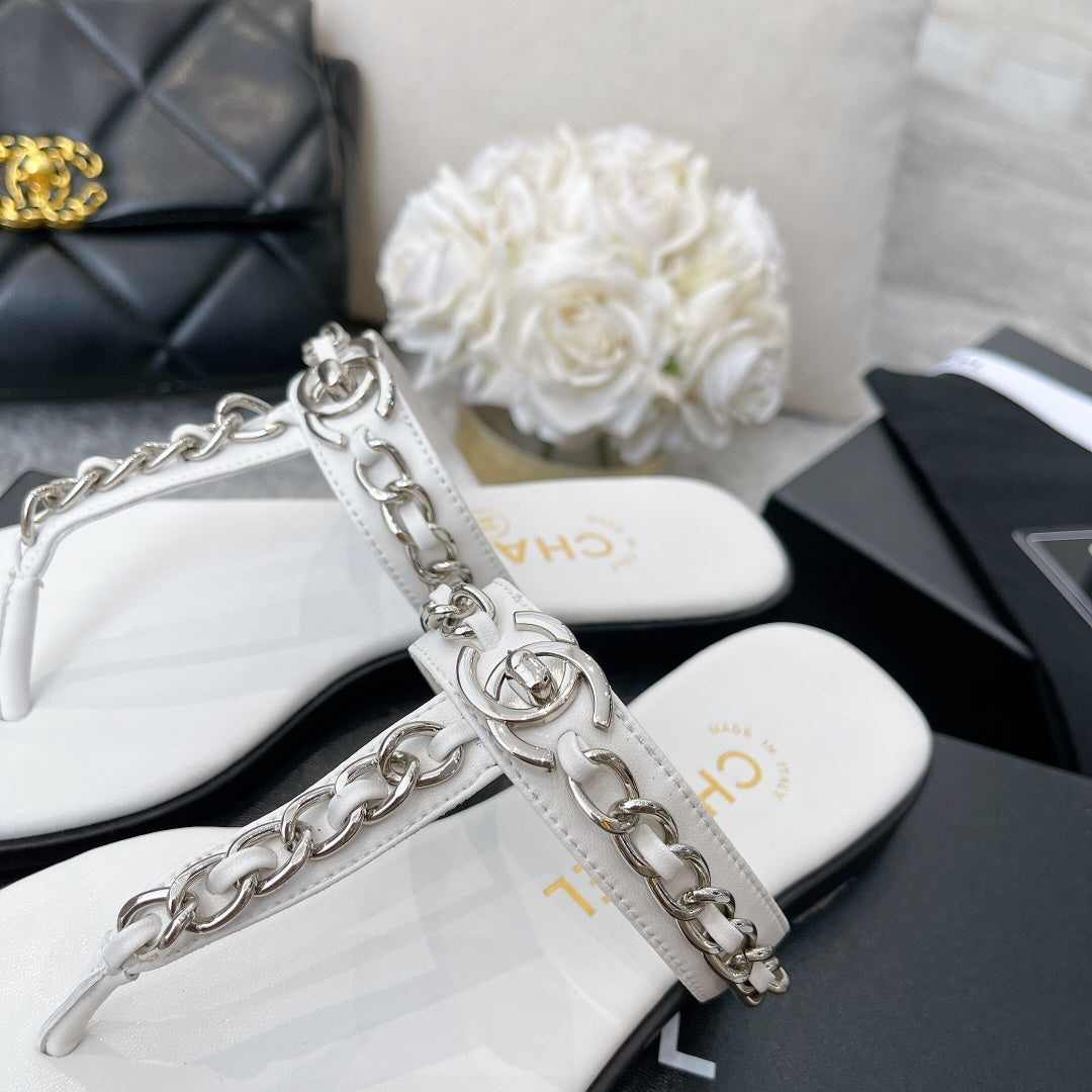slides by Chanel - product photo shown in the listing for this item.