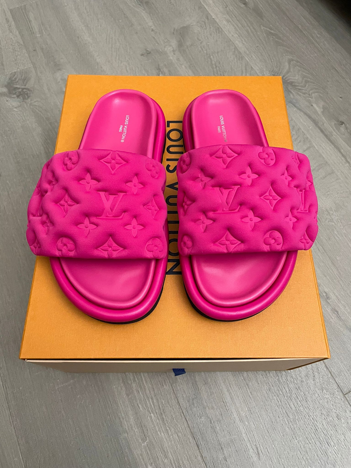 Fuchsia Pink - Louis Vuitton Pool Pillow Comfort Mules - product image from the listing.