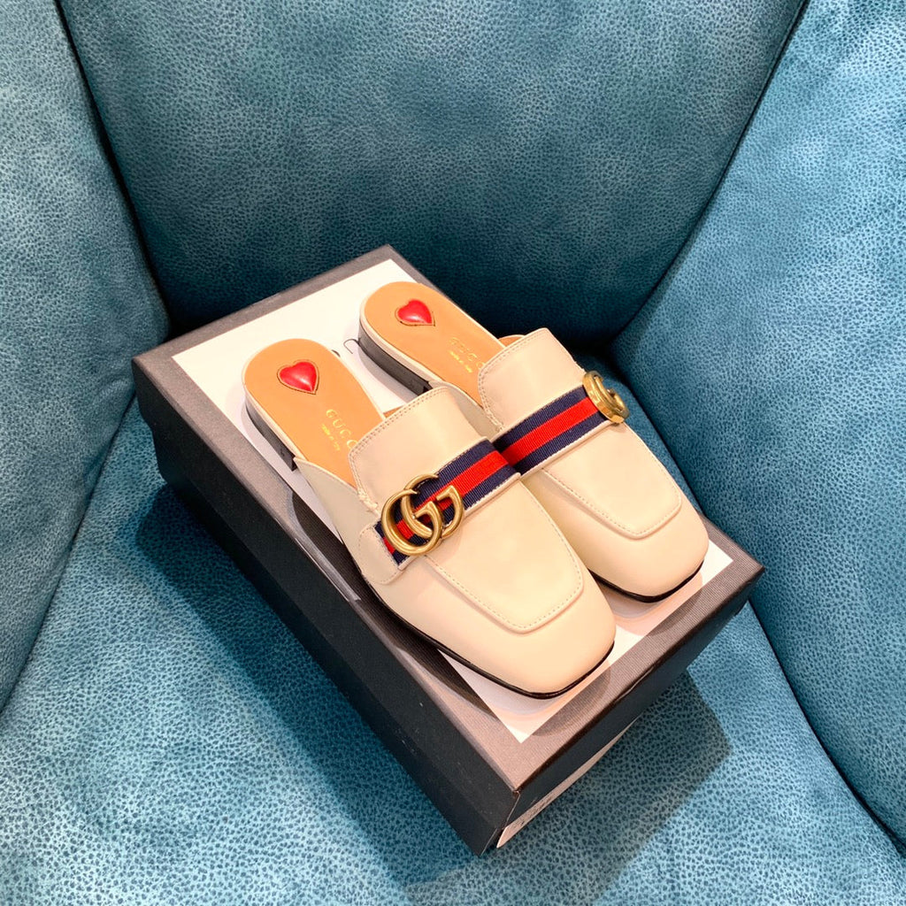 slides by Gucci - product photo shown in the listing for this item.