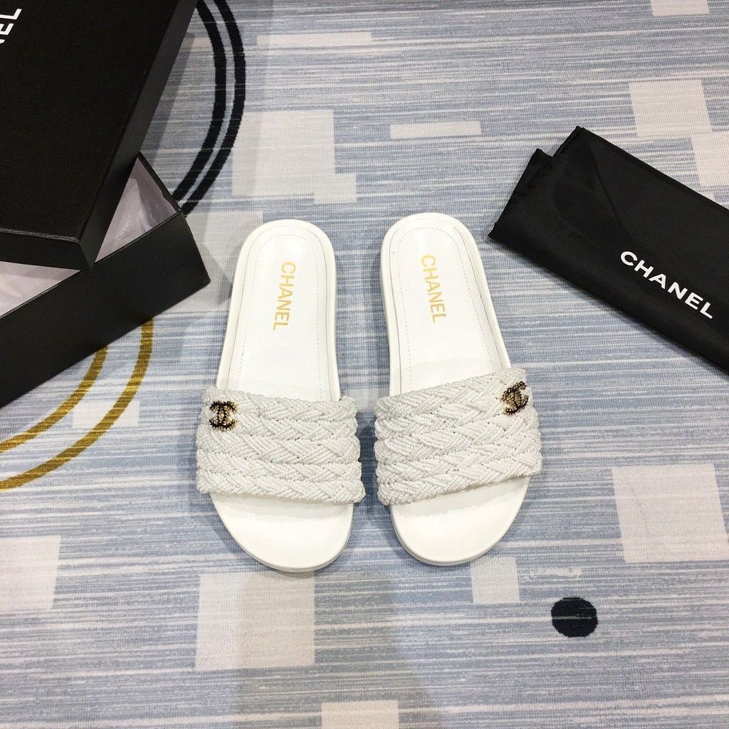 slides by Chanel - product photo shown in the listing for this item.