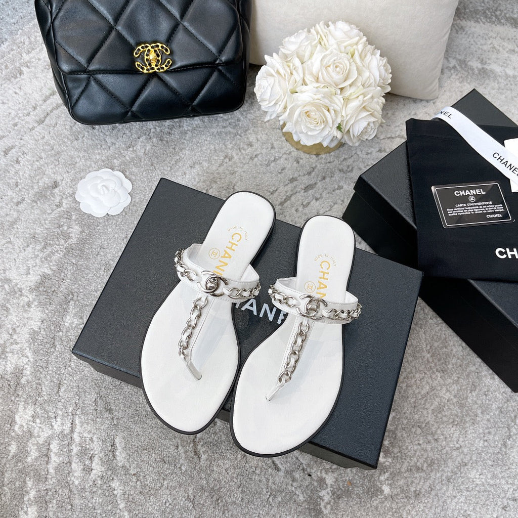 slides by Chanel - product photo shown in the listing for this item.