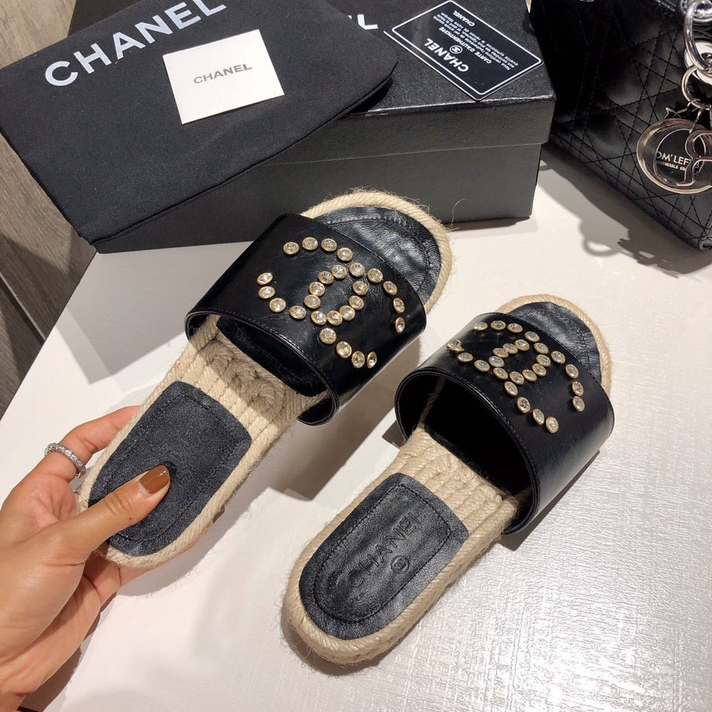 slides by Chanel - product photo shown in the listing for this item.