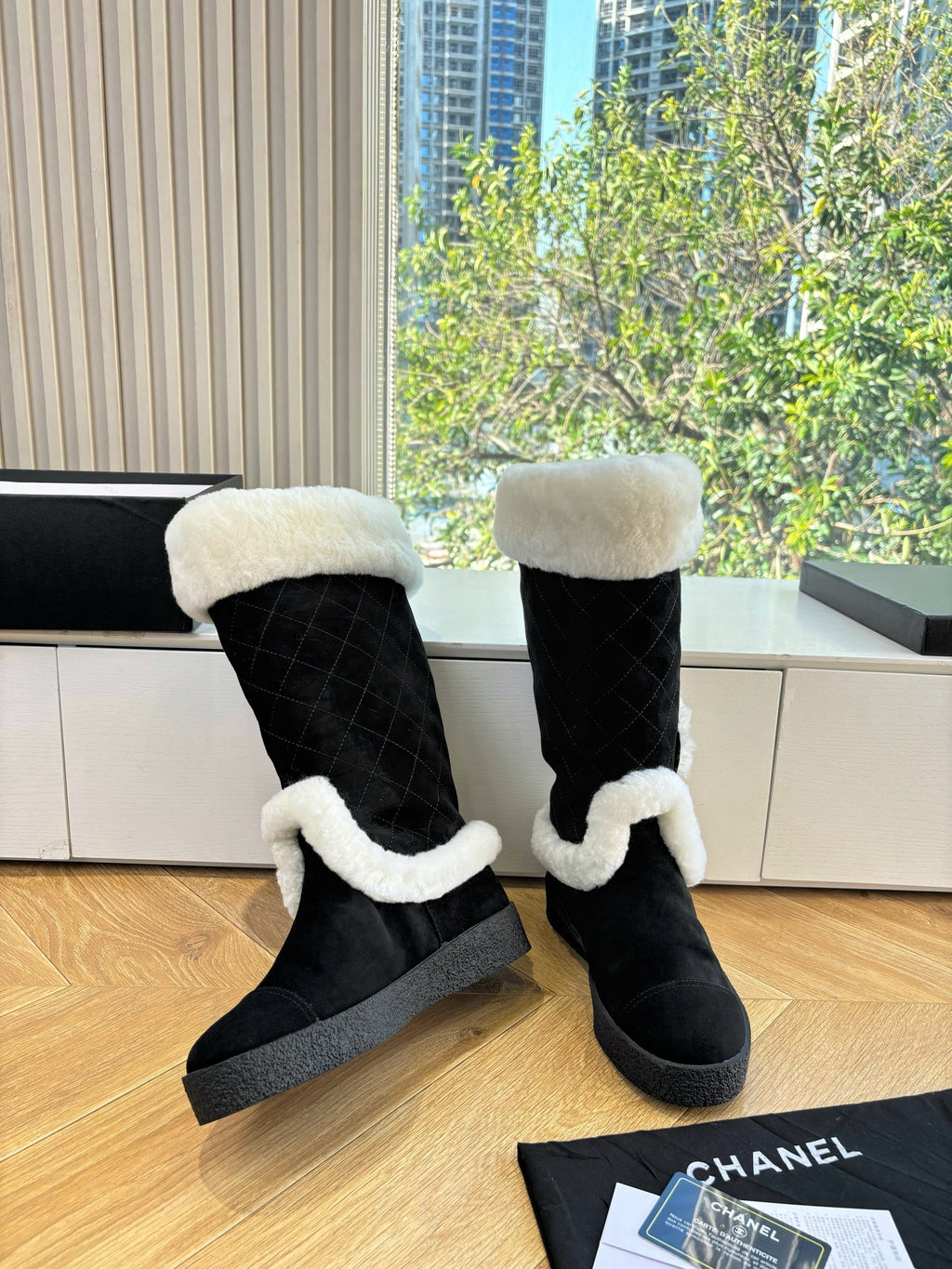 CC 2025 Snow Boot Black White with Suede Wool 548930 - product image from the listing.