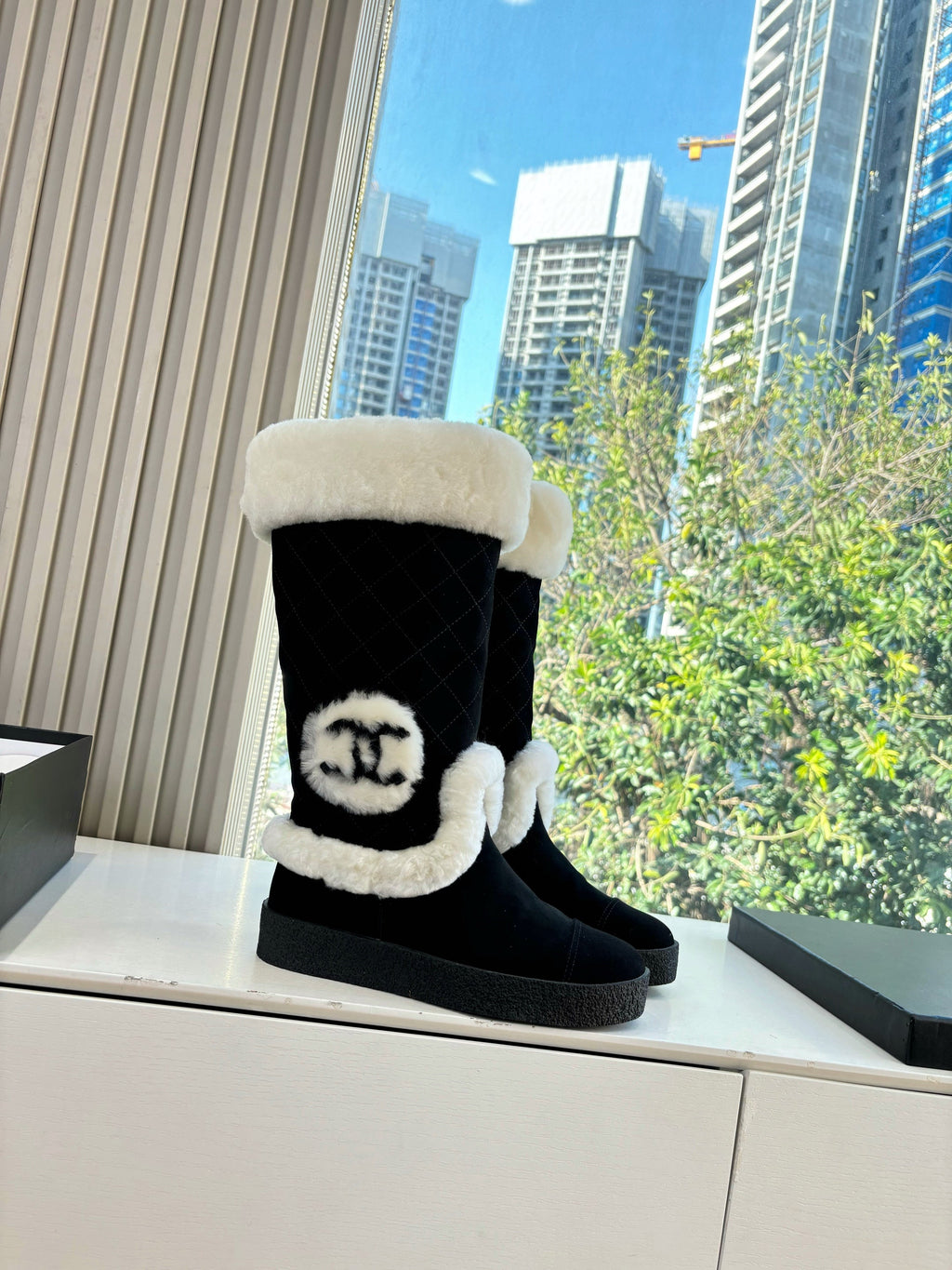 CC 2025 Snow Boot Black White with Suede Wool 548930 - product image from the listing.