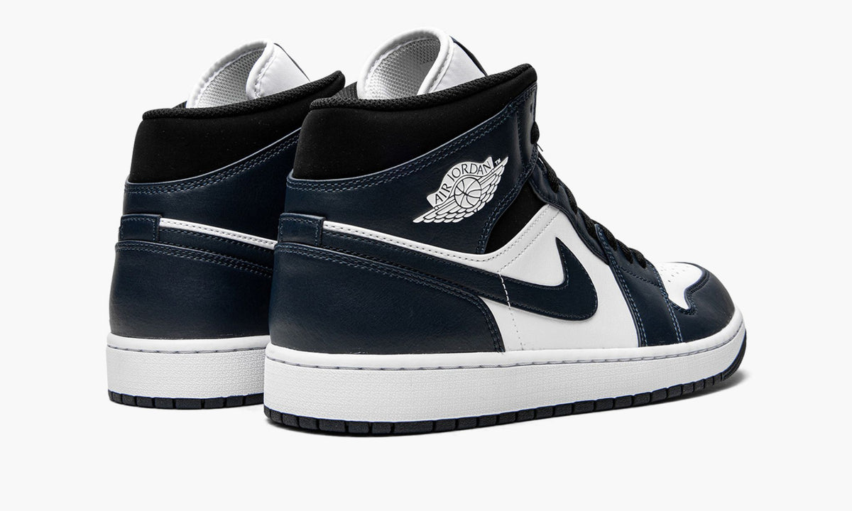 "Armory Navy" Jordan 1 Mid - product image from the listing.