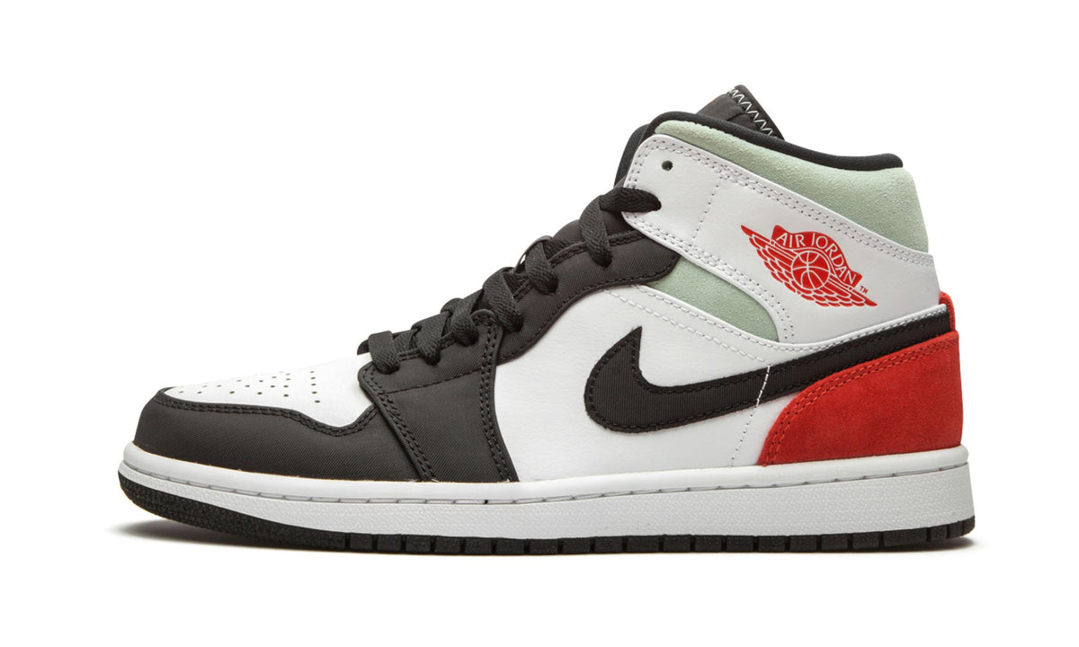 "Red Grey Black Toe" Jordan 1 Mid SE - product image from the listing.
