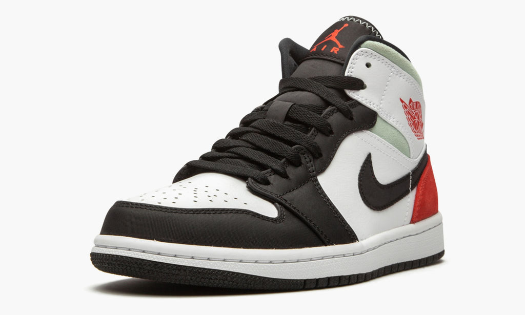 "Red Grey Black Toe" Jordan 1 Mid SE - product image from the listing.