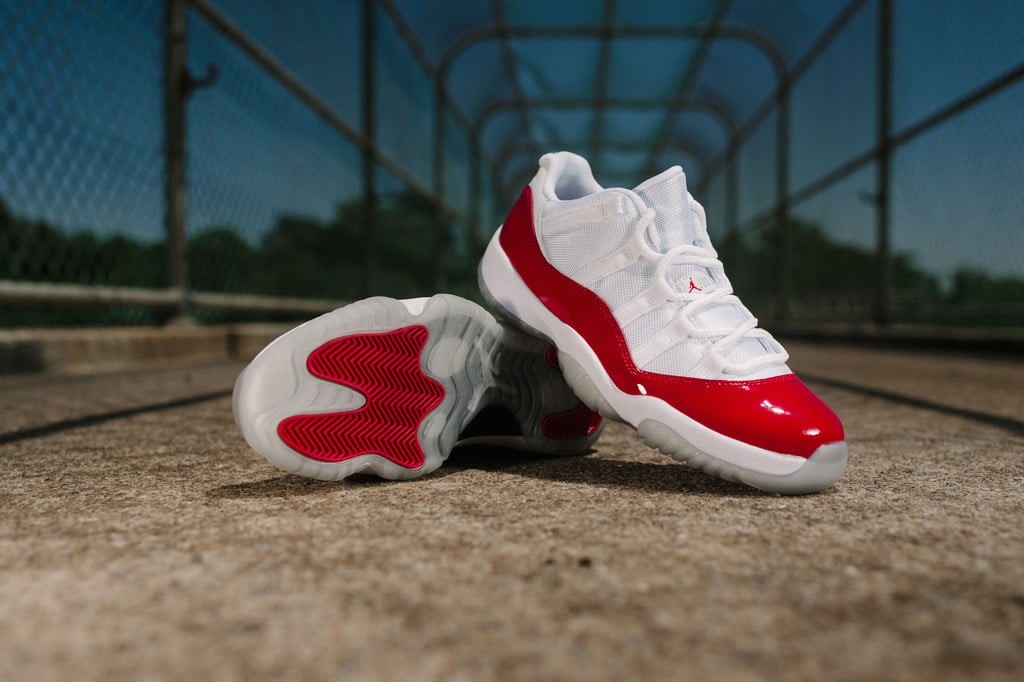 Cherry (2022) - Jordan 11 Retro - product image from the listing.