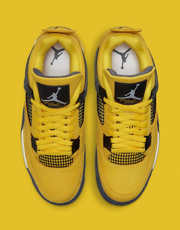 Lightning (2021) - Jordan 4 Retro - product image from the listing.