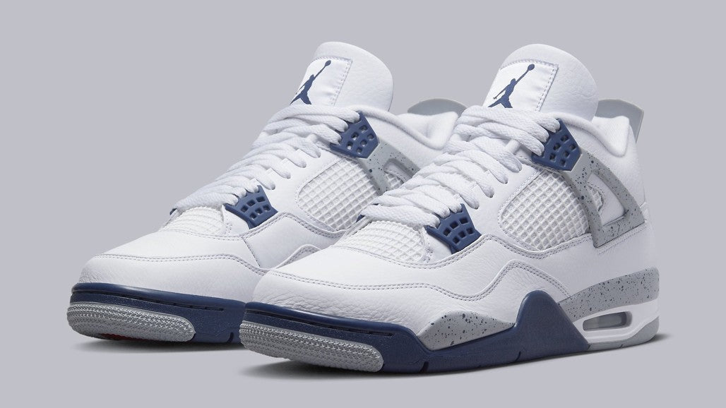 Jordan 4 Retro in Midnight Navy - product image from the listing.