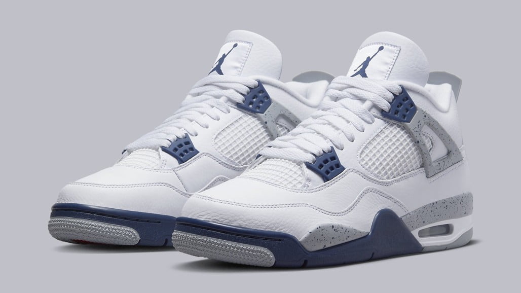 Jordan 4 Retro in Midnight Navy - product image from the listing.