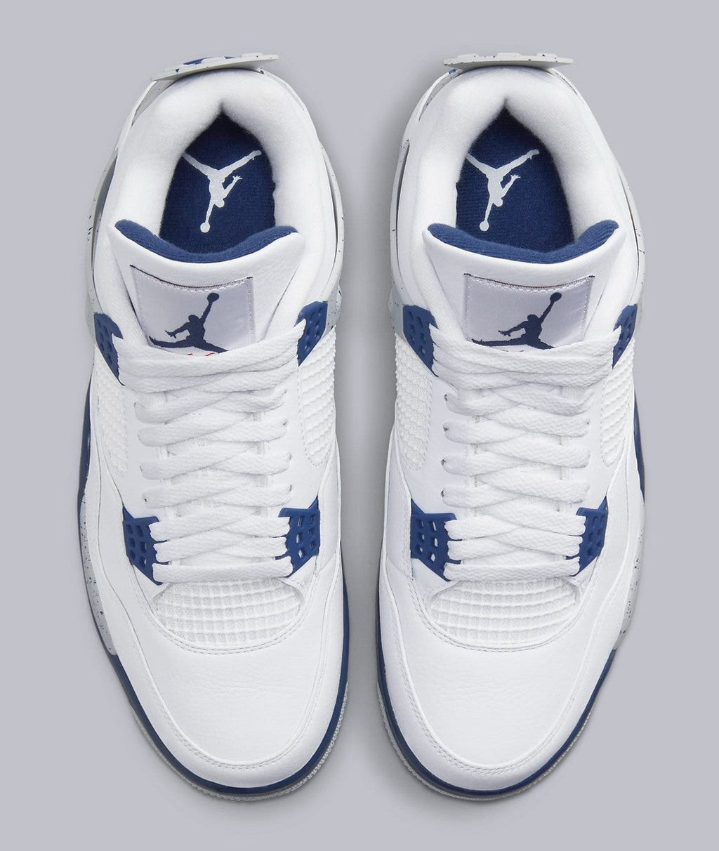 Jordan 4 Retro in Midnight Navy - product image from the listing.