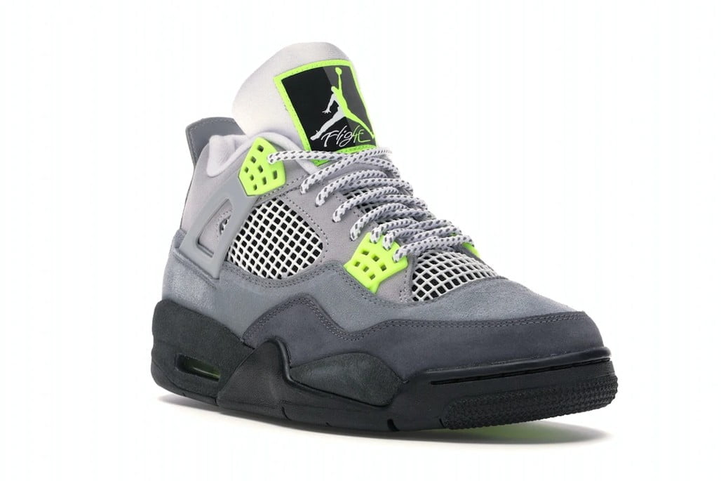 95 Neon - Jordan 4 Retro SE - product image from the listing.