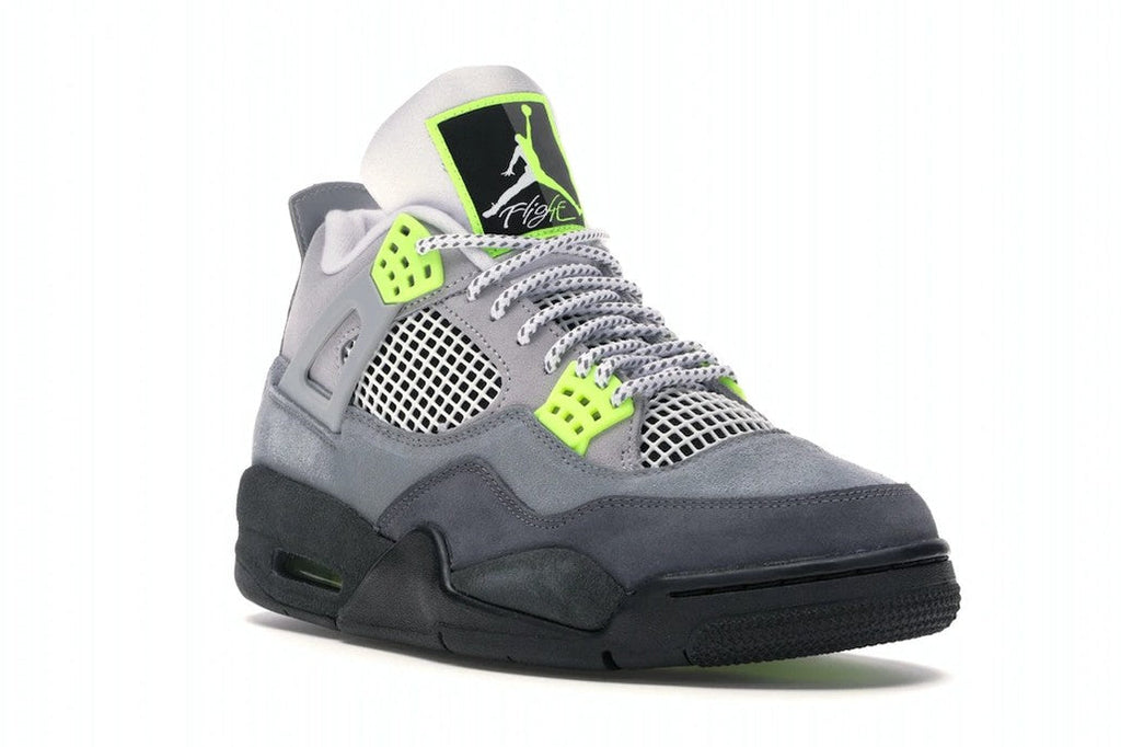 95 Neon - Jordan 4 Retro SE - product image from the listing.