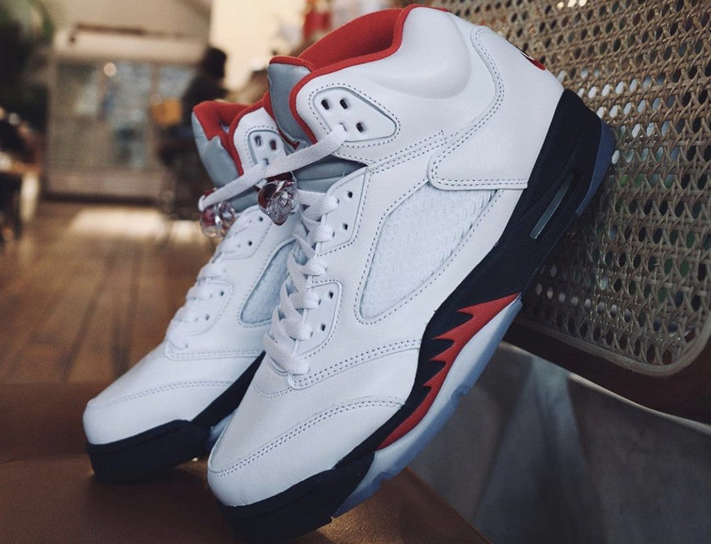 Fire Red Silver Tongue (2020) - Jordan 5 Retro - product image from the listing.