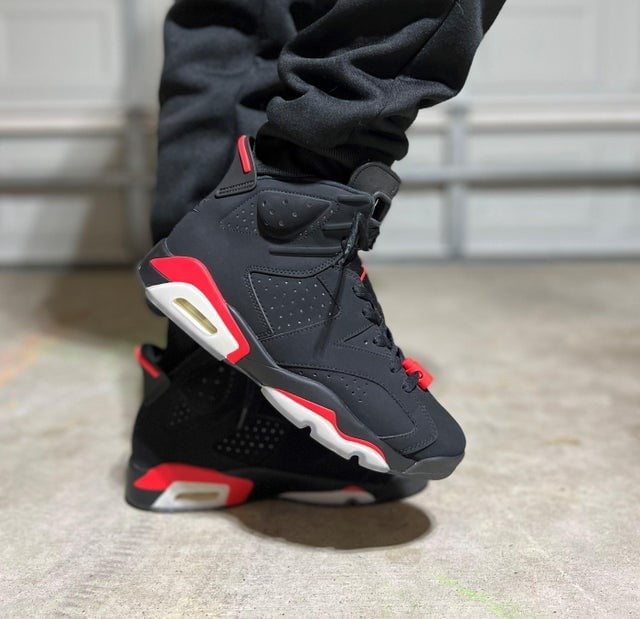 Black Infrared (2019) - Jordan 6 Retro - product image from the listing.