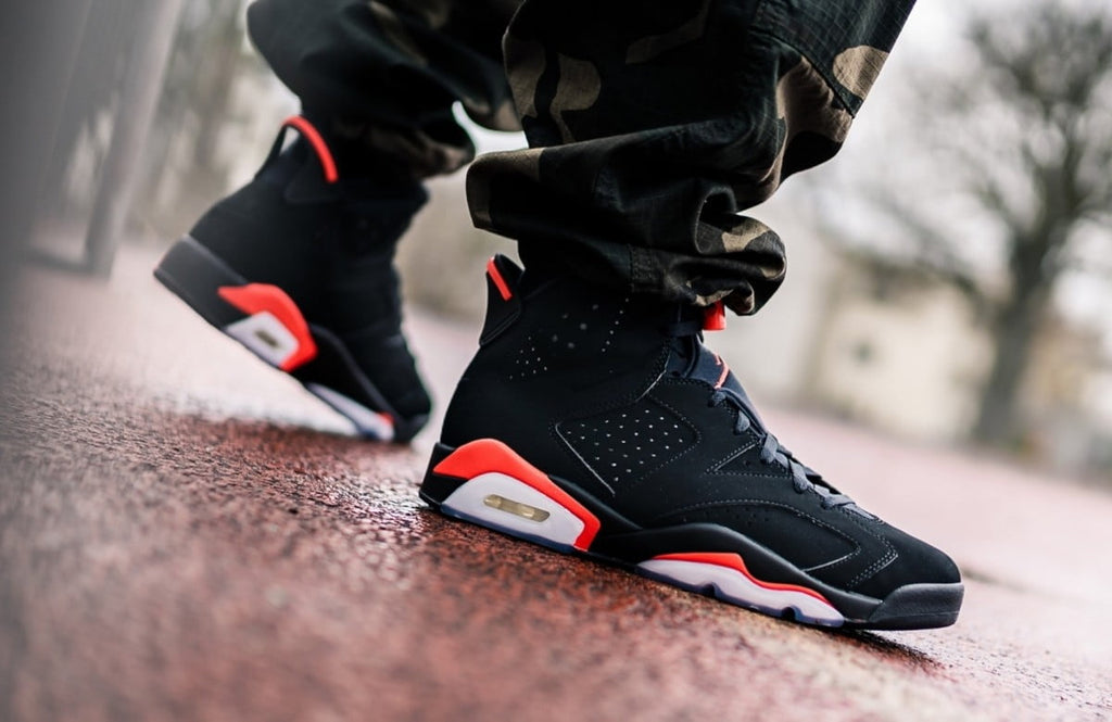 Black Infrared (2019) - Jordan 6 Retro - product image from the listing.