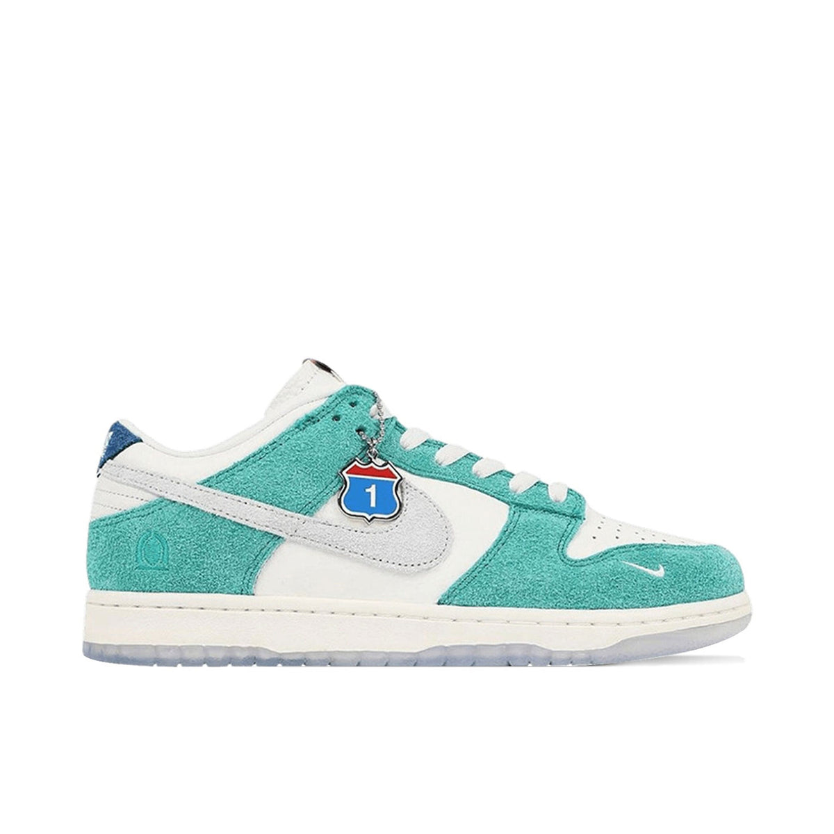 Kasina x Nike Dunk Low Road Sign Collaboration - product image from the listing.