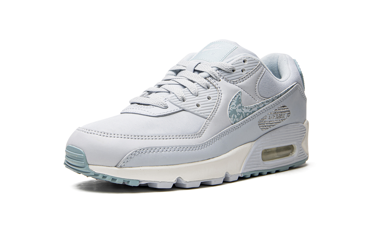 Women's AIR MAX 90 DJ5415 400 - product image from the listing.