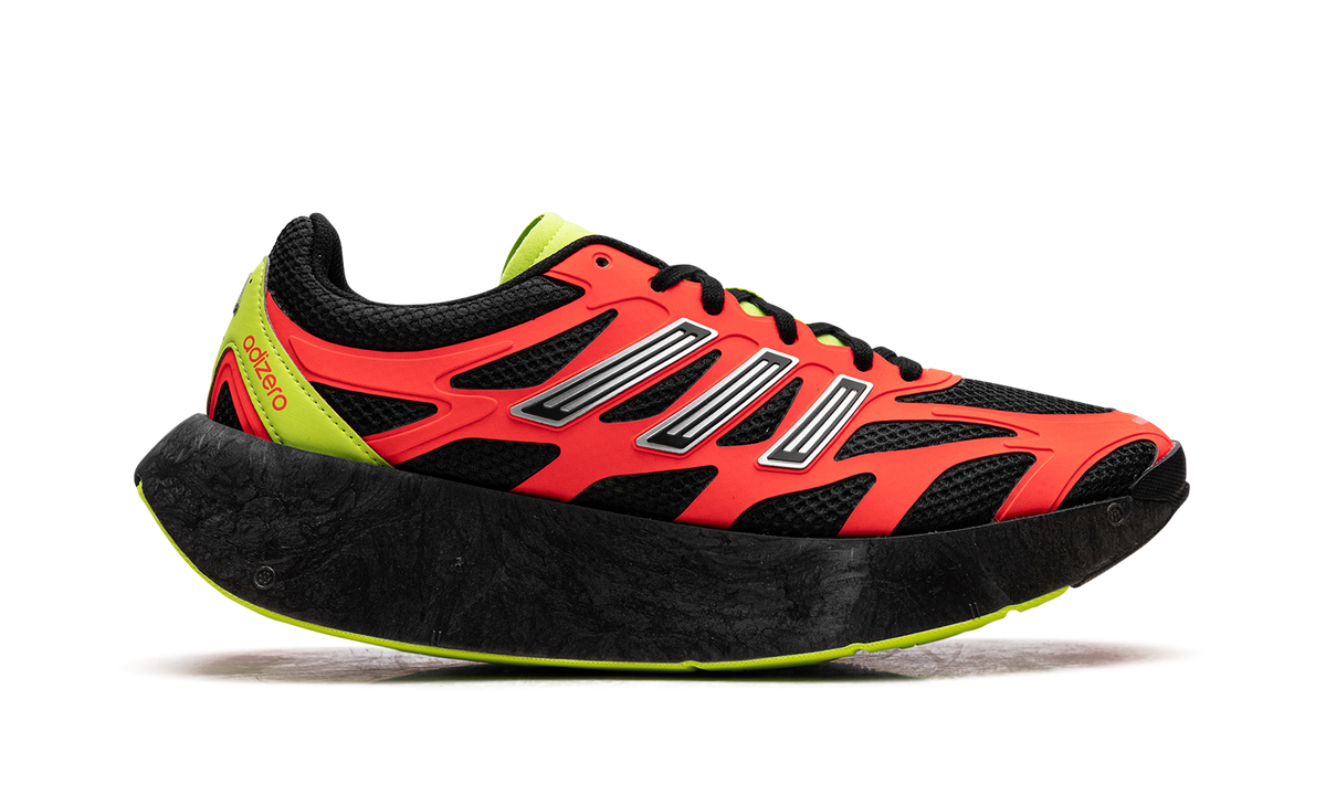 "Carbon Black Solar Red" Adizero Aruku JH5692 - product image from the listing.
