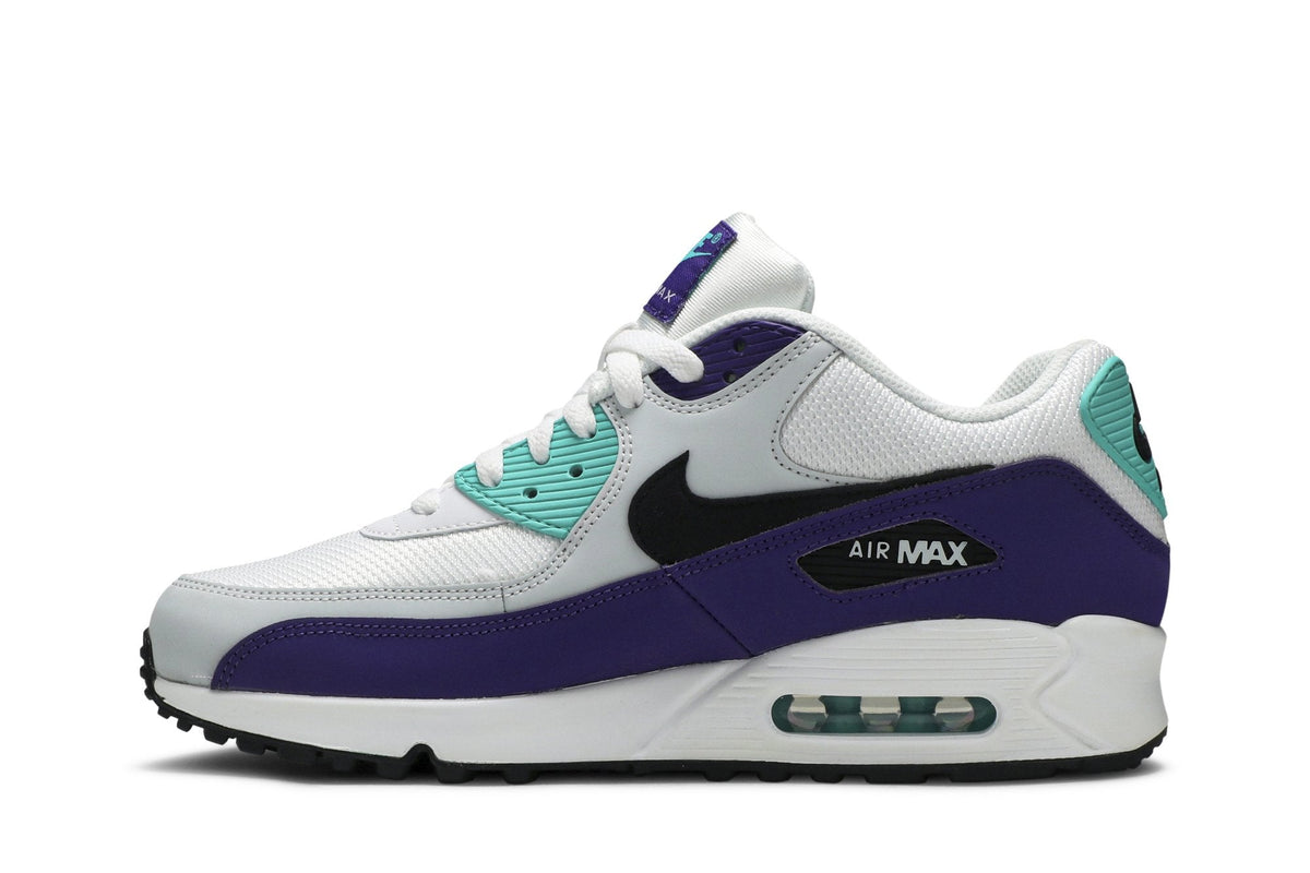 Nike Air Max 90 Essential in Jade - product image from the listing.