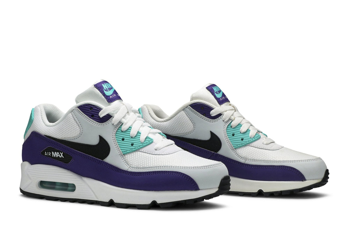 Nike Air Max 90 Essential in Jade - product image from the listing.