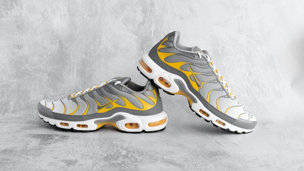 Particle Grey Dark Sulphur - Nike Air Max Plus - product image from the listing.