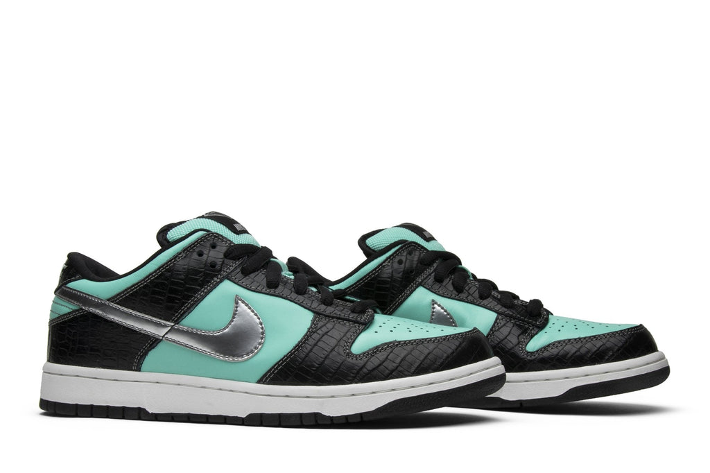 Nike Dunk Low Pro SB x Diamond Supply Co. Tiffany - product image from the listing.