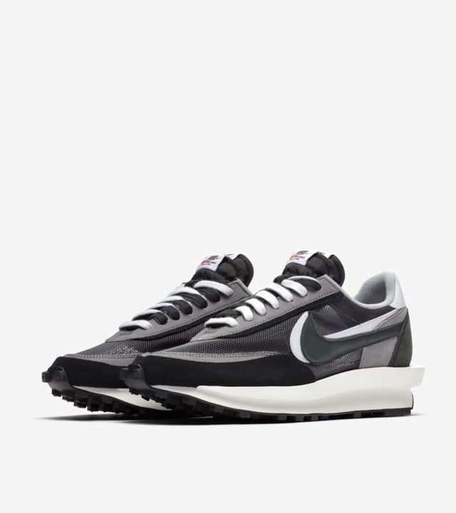 Nike LD Waffle sacai in Black - product image from the listing.