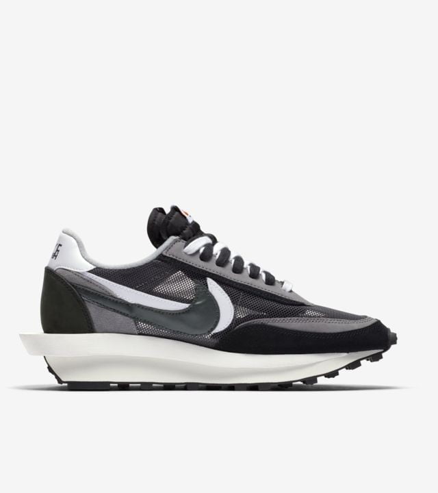 Nike LD Waffle sacai in Black - product image from the listing.