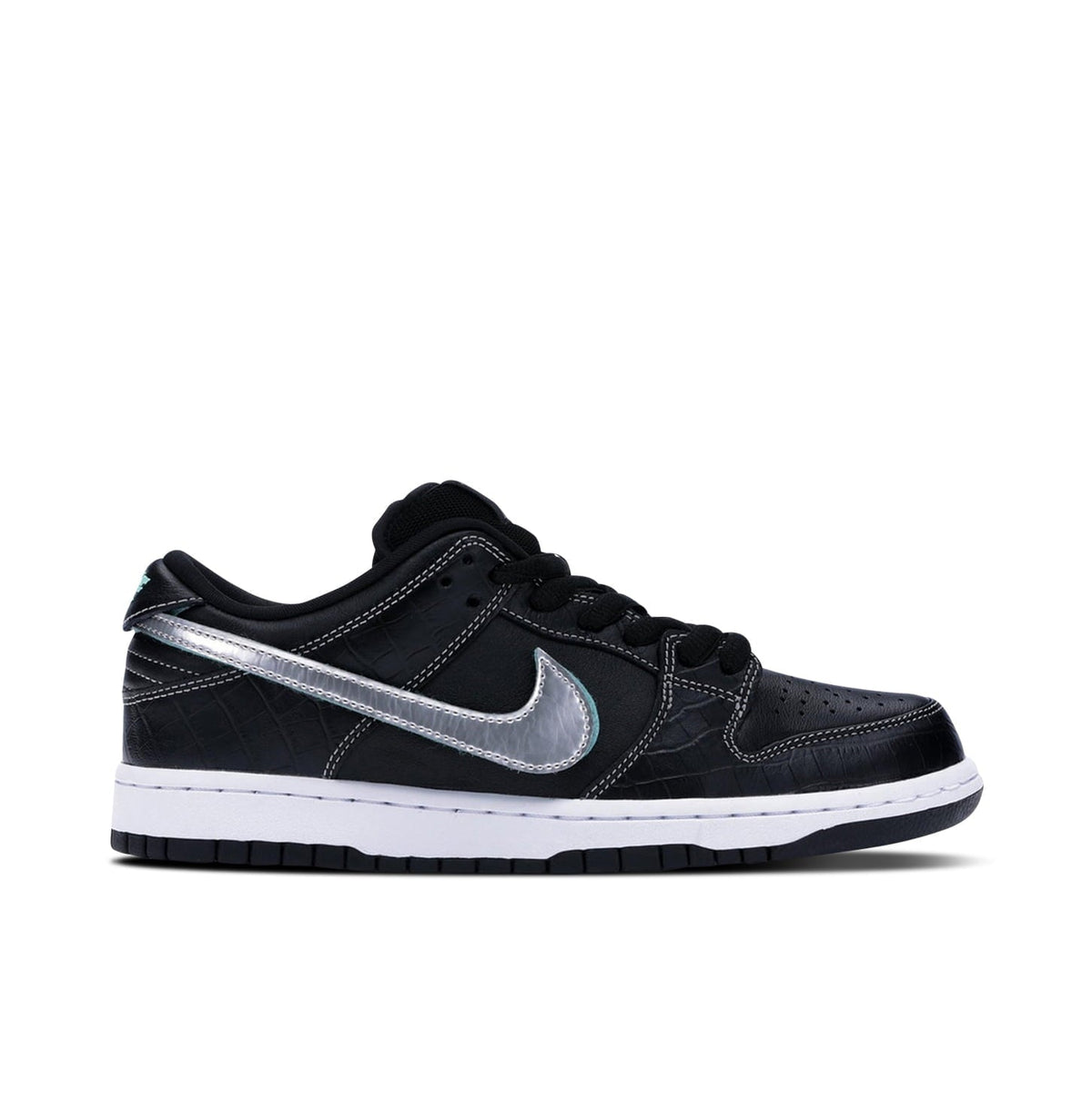 SB Dunk Low Diamond Supply Co Black Diamond by Nike - product image from the listing.