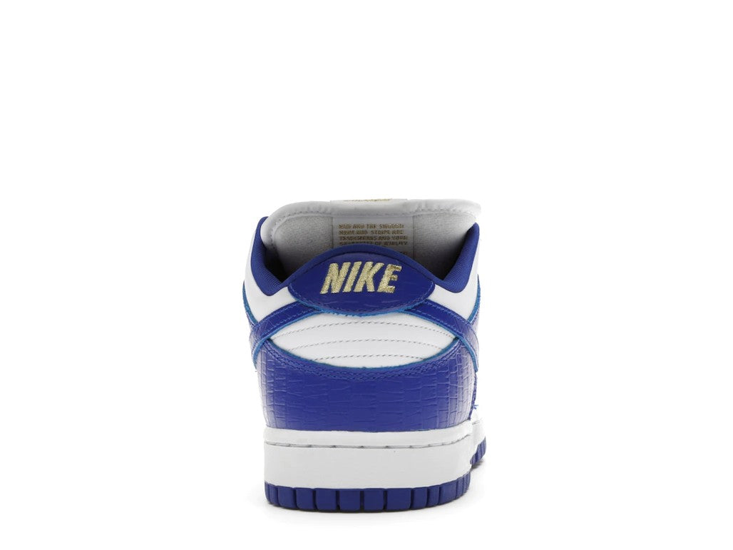 SB Dunk Low Supreme Stars Hyper Royal (2021) by Nike - product image from the listing.