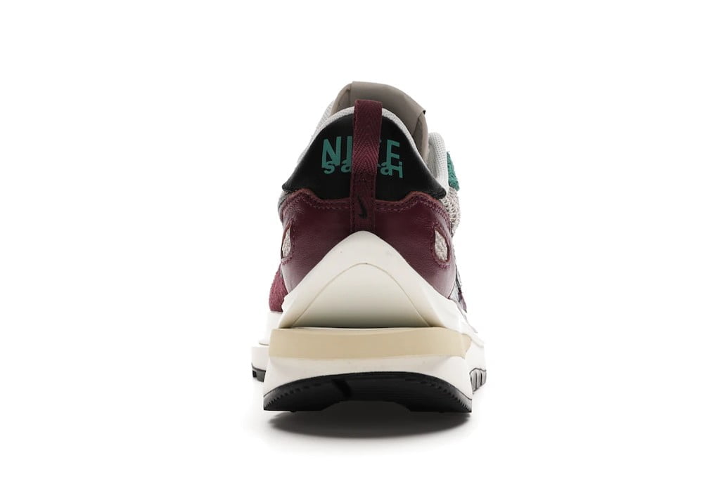 Nike Vaporwaffle sacai Villain Red Neptune in Green - product image from the listing.