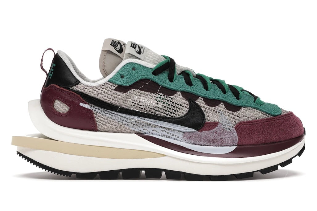 Nike Vaporwaffle sacai Villain Red Neptune in Green - product image from the listing.