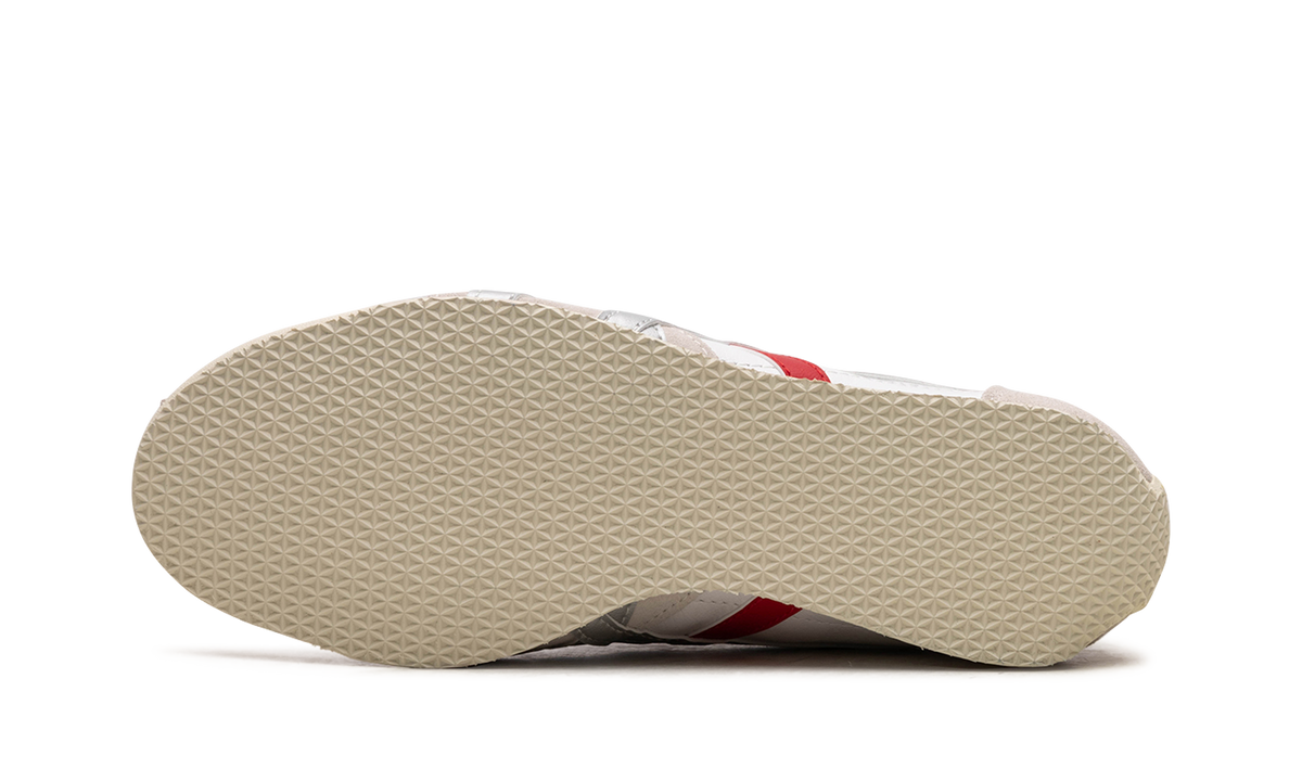 Onitsuka Tiger Runspark in White Silver Red 124796 - product image from the listing.