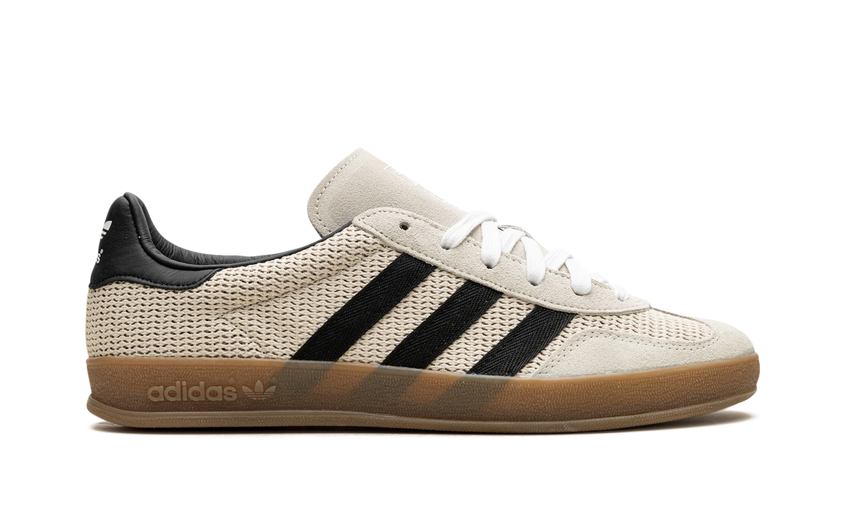 "Aluminum / Core Black" Gazelle Indoor IH4769 - product image from the listing.