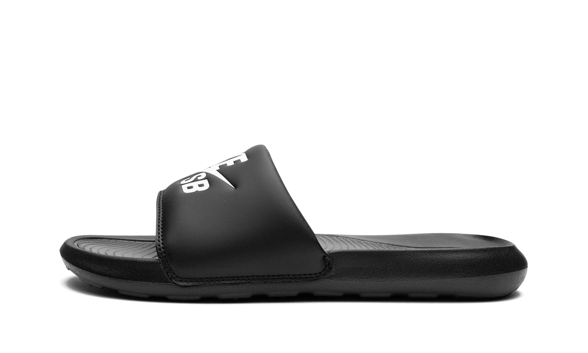"Black White" SB Victori One Slide DR2018 001 - product image from the listing.