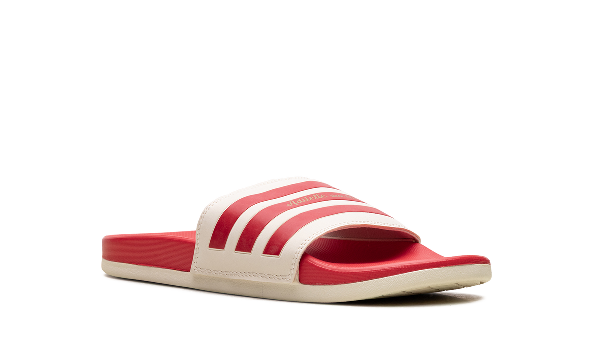 "White" ADILETTE COMFORT GW8755 - product image from the listing.